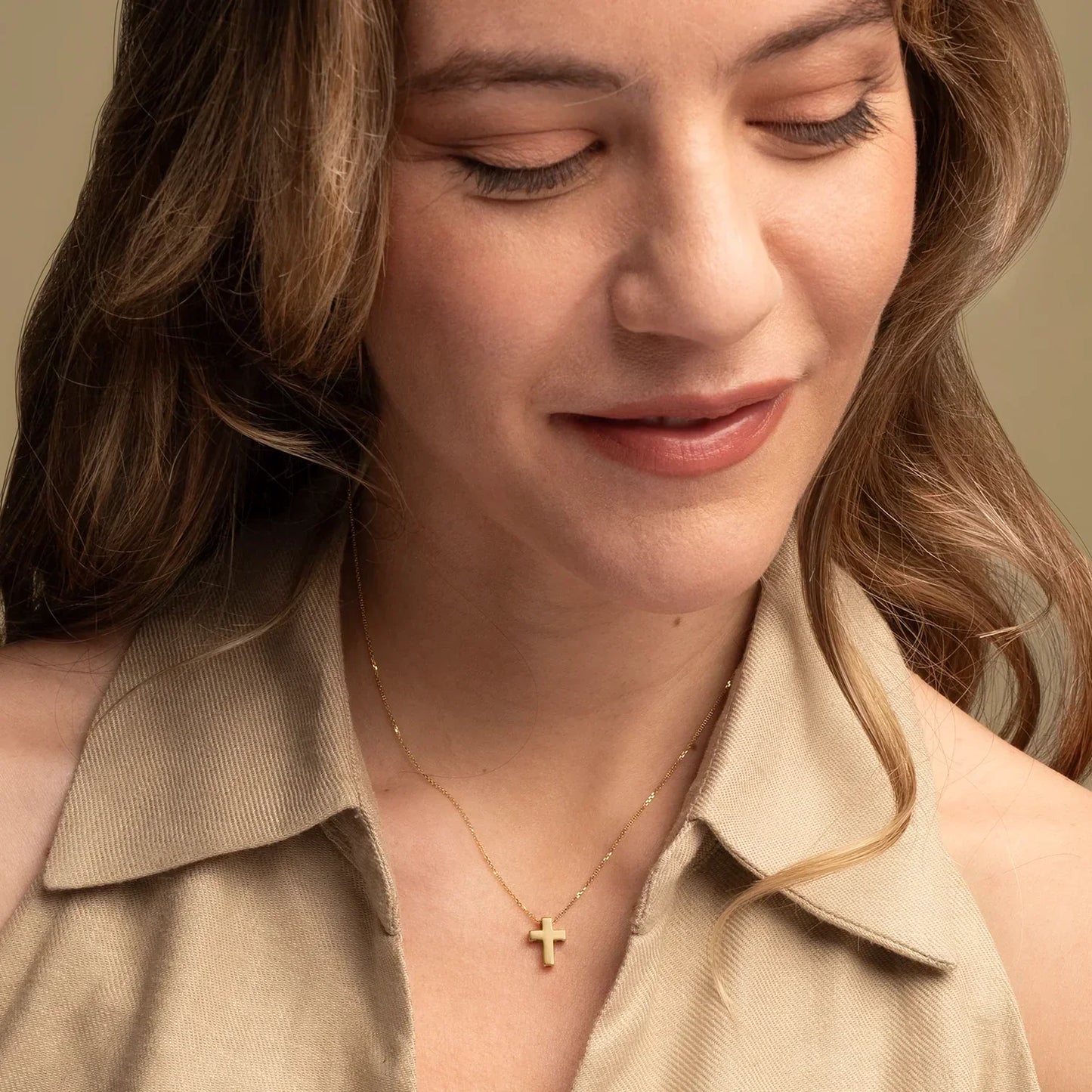CROSS NECKLACE - GOLD